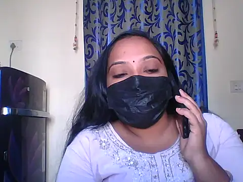 Snapshot of Mathi_cam chatting on February 6, 4:39 am Mathi cam online show from February 6, 4:39 am