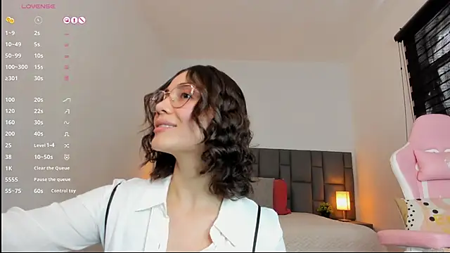 sara ospinna online show from November 12, 3:23 pm