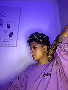 Snapshot of MassimoAlessandro chatting on November 6, 12:33 am MassimoAlessandro online show from November 6, 12:33 am