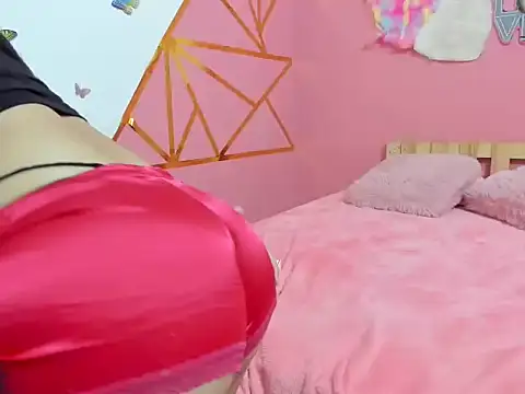 Scarlet 27 online show from November 17, 8:25 pm