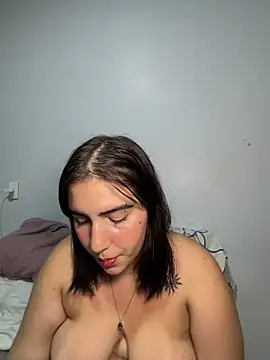 Snapshot of lele_inocente chatting on May 3, 11:22 pm lele inocente online show from May 3, 11:22 pm