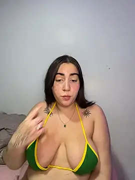 Snapshot of lele_inocente chatting on June 29, 2:07 am lele inocente online show from June 29, 2:07 am
