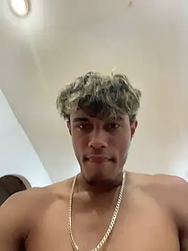 Snapshot of meliodas_23cm chatting on February 20, 9:59 pm meliodas 23cm online show from February 20, 9:59 pm