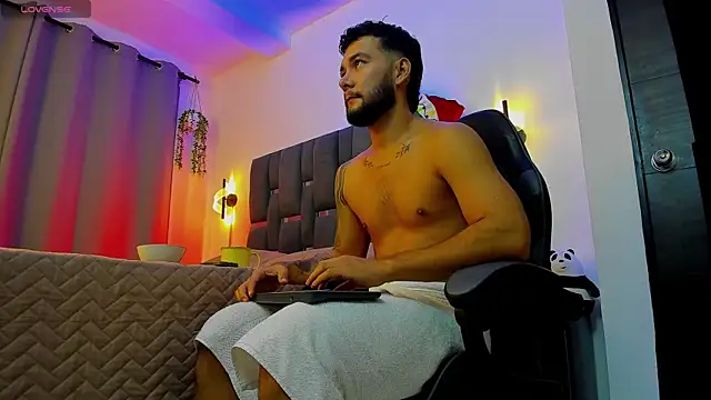 noah corvelle online show from December 16, 1:38 pm