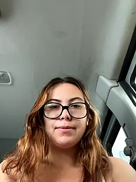 Snapshot of FreakyDreama chatting on November 12, 6:19 pm FreakyDreama online show from November 12, 6:19 pm