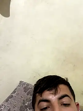 Snapshot of Muvvt chatting on November 8, 5:12 pm Muvvt online show from November 8, 5:12 pm