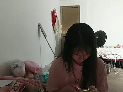 Snapshot of RebelAura chatting on July 15, 11:48 am RebelAura online show from July 15, 11:48 am