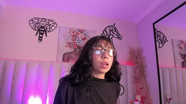 Snapshot of Isabella_Crofts chatting on November 19, 3:06 am Isabella Crofts online show from November 19, 3:06 am