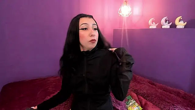 Snapshot of Isabella_Crofts chatting on February 26, 3:05 am Isabella Crofts online show from February 26, 3:05 am