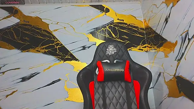 Snapshot of Suarezz10_ chatting on November 8, 12:05 pm Suarezz10 online show from November 8, 12:05 pm