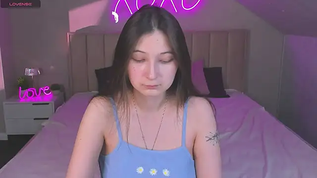 Ella Burns online show from April 27, 1:14 am