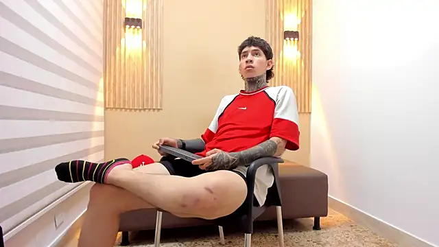 DANTE ARMSTRONG online show from November 12, 3:51 am