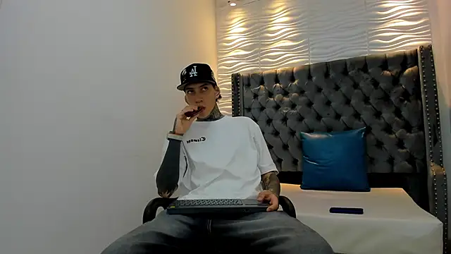 DANTE ARMSTRONG online show from January 9, 3:42 am