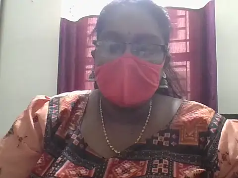 Snapshot of hootypriya chatting on April 25, 6:38 am hootypriya online show from April 25, 6:38 am