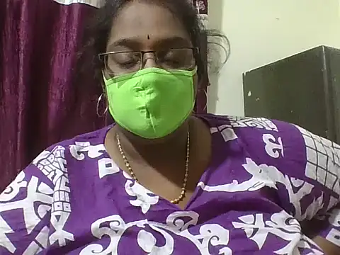 Snapshot of hootypriya chatting on April 30, 8:04 pm hootypriya online show from April 30, 8:04 pm
