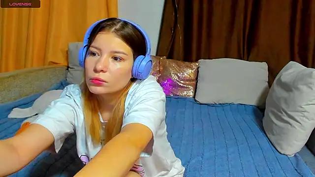 Eva purrr  online show from November 17, 1:11 am