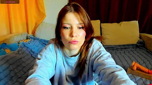 Eva purrr  online show from March 9, 9:46 am