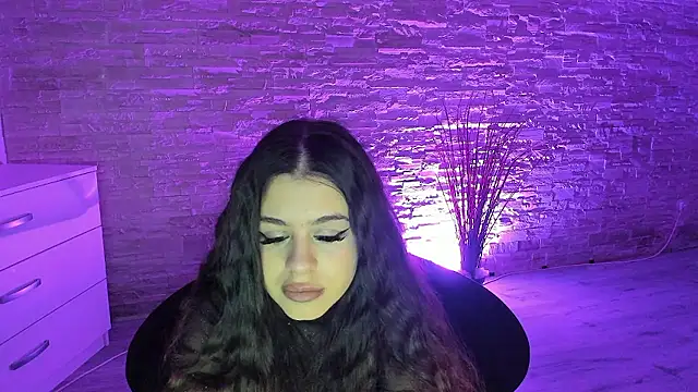 BellaNoir  online show from January 8, 5:54 am