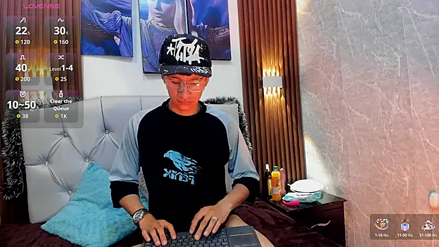 Snapshot of Elian_Julian chatting on November 26, 10:11 pm Elian Julian online show from November 26, 10:11 pm