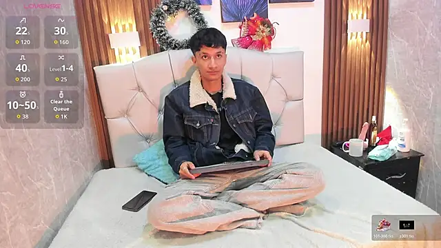 Snapshot of Elian_Julian chatting on December 4, 11:35 pm Elian Julian online show from December 4, 11:35 pm