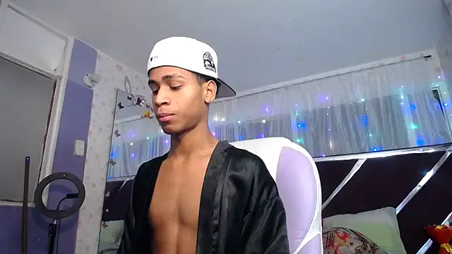 Santy bigcock 01 online show from June 25, 4:00 pm