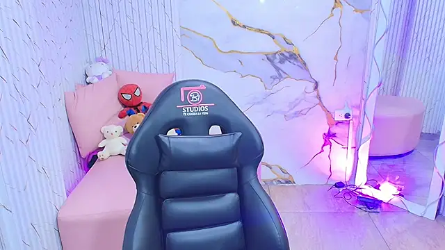PEACHY TAY online show from May 28, 11:40 am