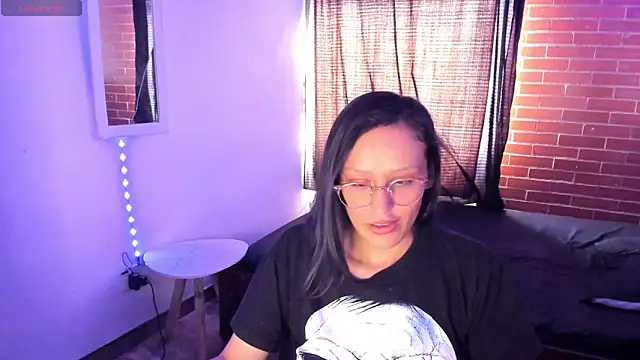 Snapshot of Samantha_Devil chatting on December 5, 5:31 pm Samantha Devil online show from December 5, 5:31 pm