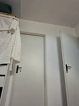 inamx69x online show from November 18, 9:25 am