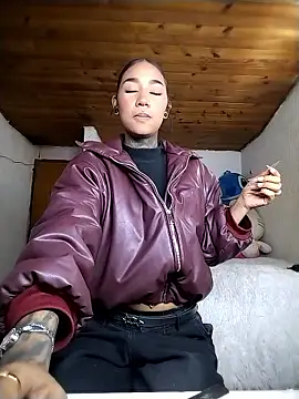 lyam ebony  online show from January 8, 5:54 am