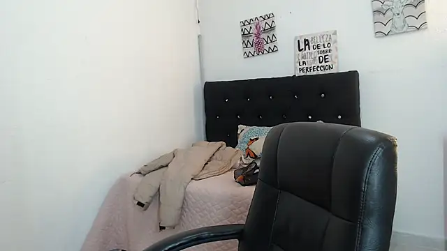 lyam ebony  online show from February 20, 8:20 pm