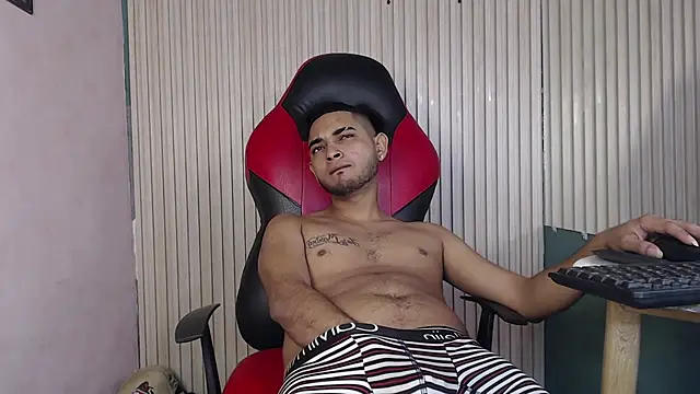 Snapshot of Cat_2_ chatting on November 8, 4:29 pm Cat 2 online show from November 8, 4:29 pm