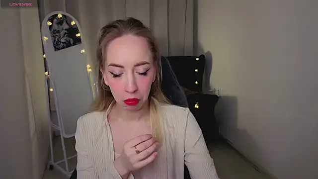 IsabelleBliz online show from March 3, 9:42 pm