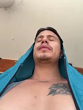 Snapshot of RaySullivan chatting on December 15, 4:22 pm RaySullivan online show from December 15, 4:22 pm