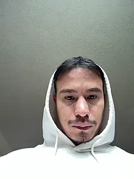 Snapshot of RaySullivan chatting on December 20, 1:18 pm RaySullivan online show from December 20, 1:18 pm