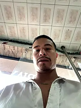 Snapshot of RaySullivan chatting on January 11, 4:34 pm RaySullivan online show from January 11, 4:34 pm