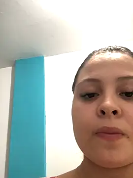 Snapshot of emily_blaker chatting on November 8, 2:01 am emily blaker online show from November 8, 2:01 am