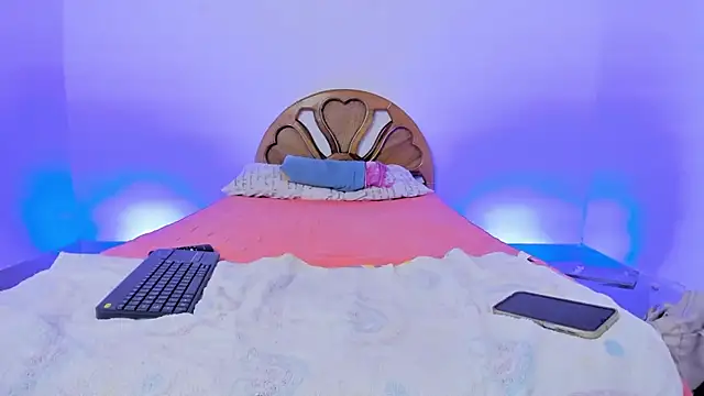 Girl-hot07 online show from December 4, 10:40 pm