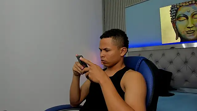 Snapshot of Liams18 chatting on January 8, 11:18 pm Liams18 online show from January 8, 11:18 pm