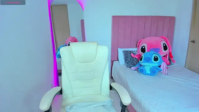 Janettcruz online show from March 31, 5:46 pm