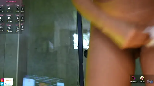 Heicy--01 online show from November 22, 8:41 pm