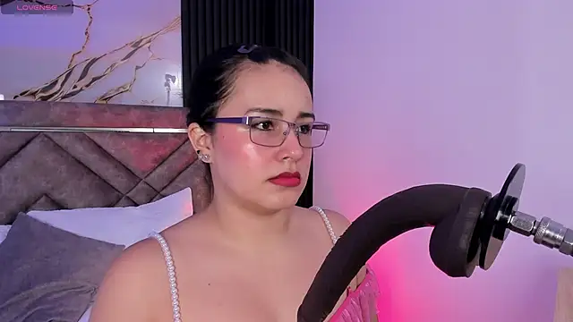 Lalalemoonds online show from April 19, 1:10 pm