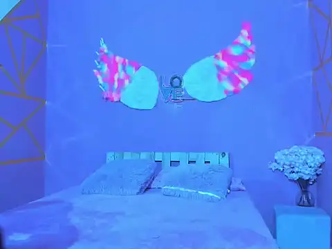 Snapshot of Pamela_42 chatting on November 10, 11:59 pm Pamela 42 online show from November 10, 11:59 pm