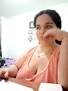 Snapshot of Reichel05_ chatting on March 5, 5:36 am Reichel05 online show from March 5, 5:36 am