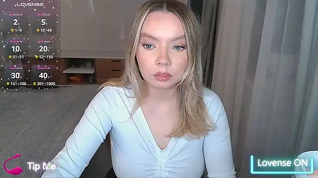 PolinaXXXXJones online show from December 17, 7:31 pm