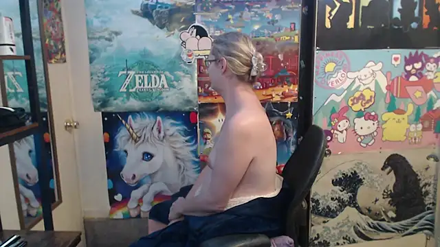 Savanah Banana  online show from January 9, 10:40 am