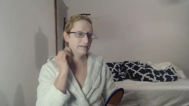 Savanah Banana  online show from January 15, 11:15 am