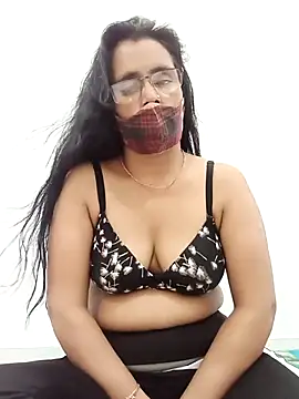 sanjana077 online show from February 16, 8:10 am