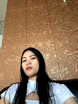 Snapshot of Beolulu chatting on November 8, 5:18 am Beolulu online show from November 8, 5:18 am