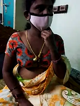 Snapshot of Couple1114 chatting on November 8, 10:04 am Couple1114 online show from November 8, 10:04 am