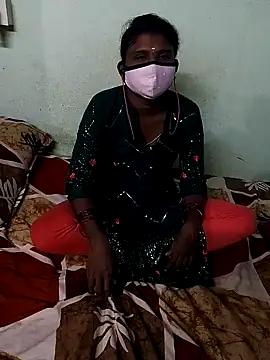 Snapshot of Couple1114 chatting on November 11, 8:03 am Couple1114 online show from November 11, 8:03 am